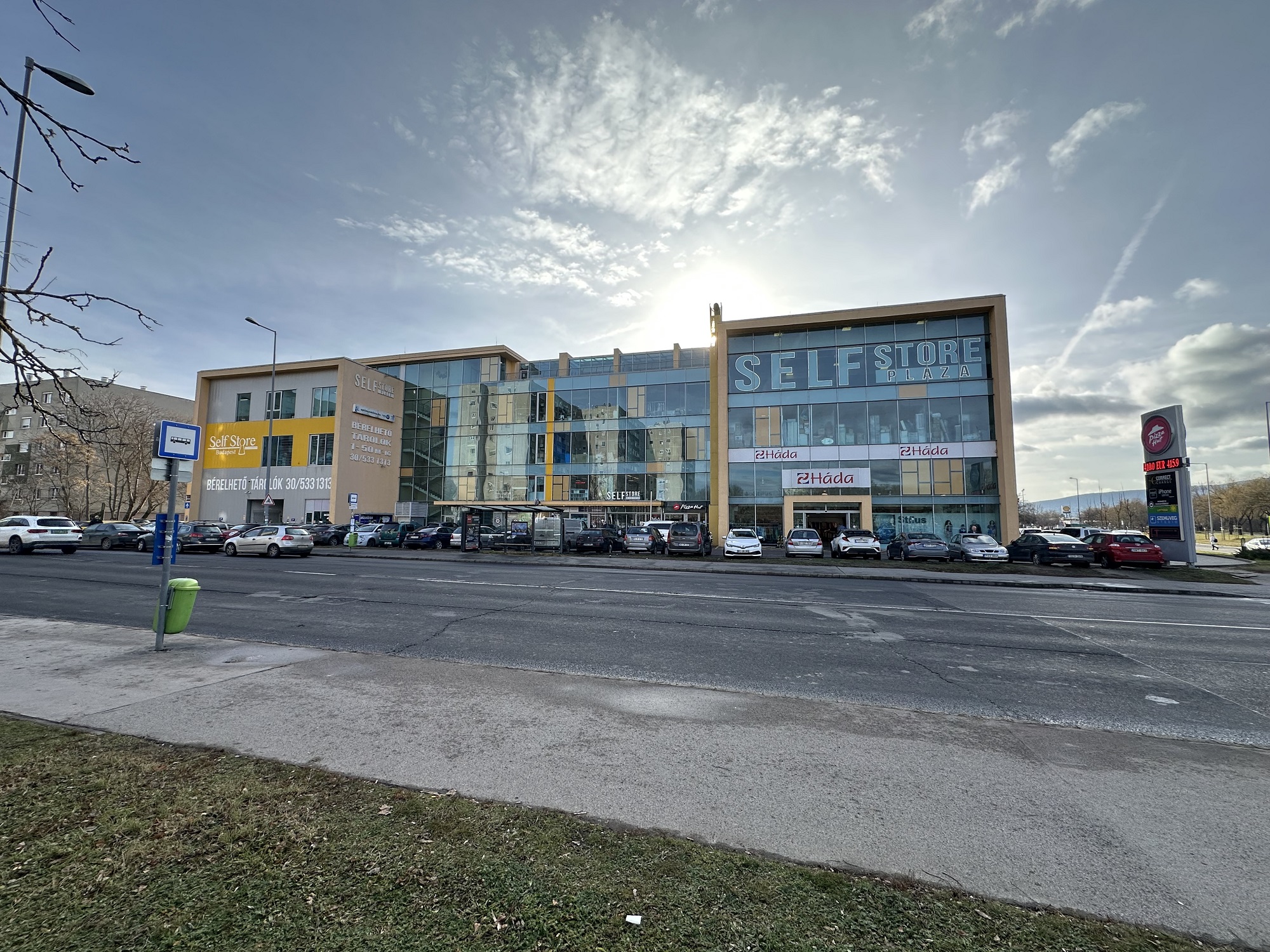 Self Store Plaza